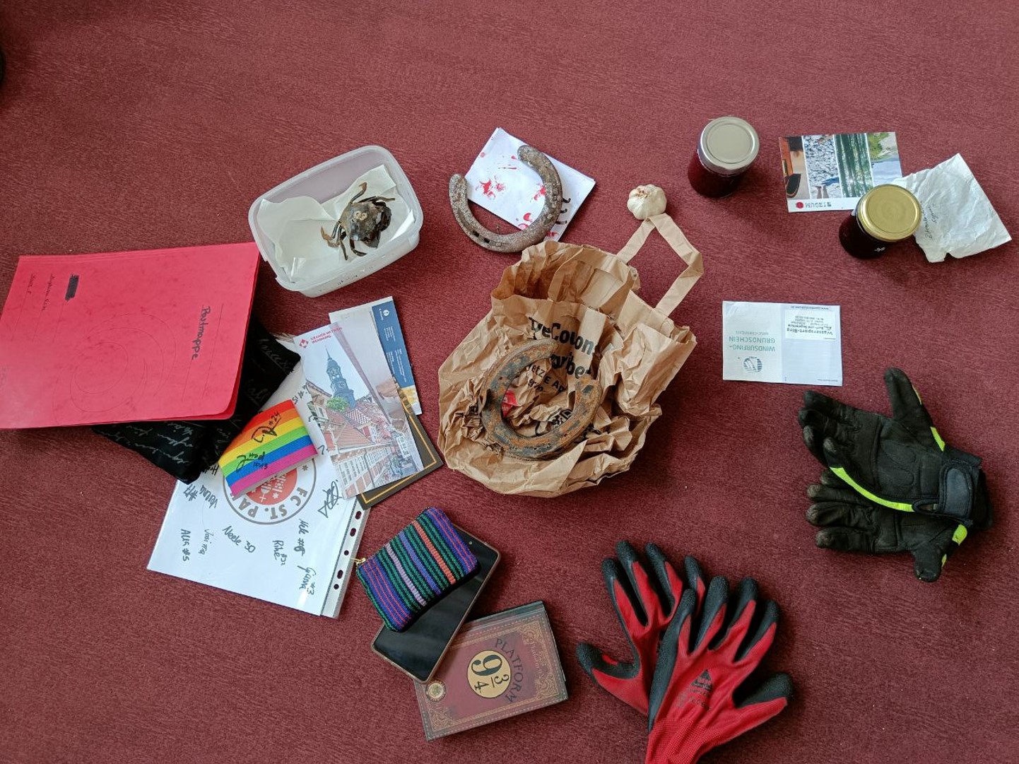 Mitbringsel der Okapis von ihrer Herausforderung