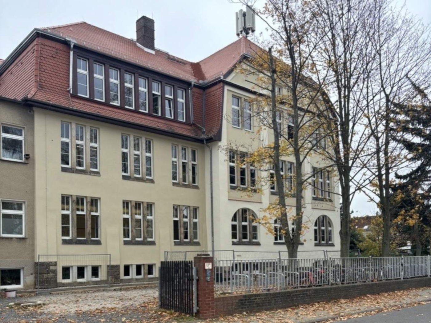 Sanierte Fassade des EGL 2024